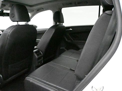 Used 2021 Volkswagen Tiguan SE w/ Panoramic Sunroof Package AWD/4WD image 10