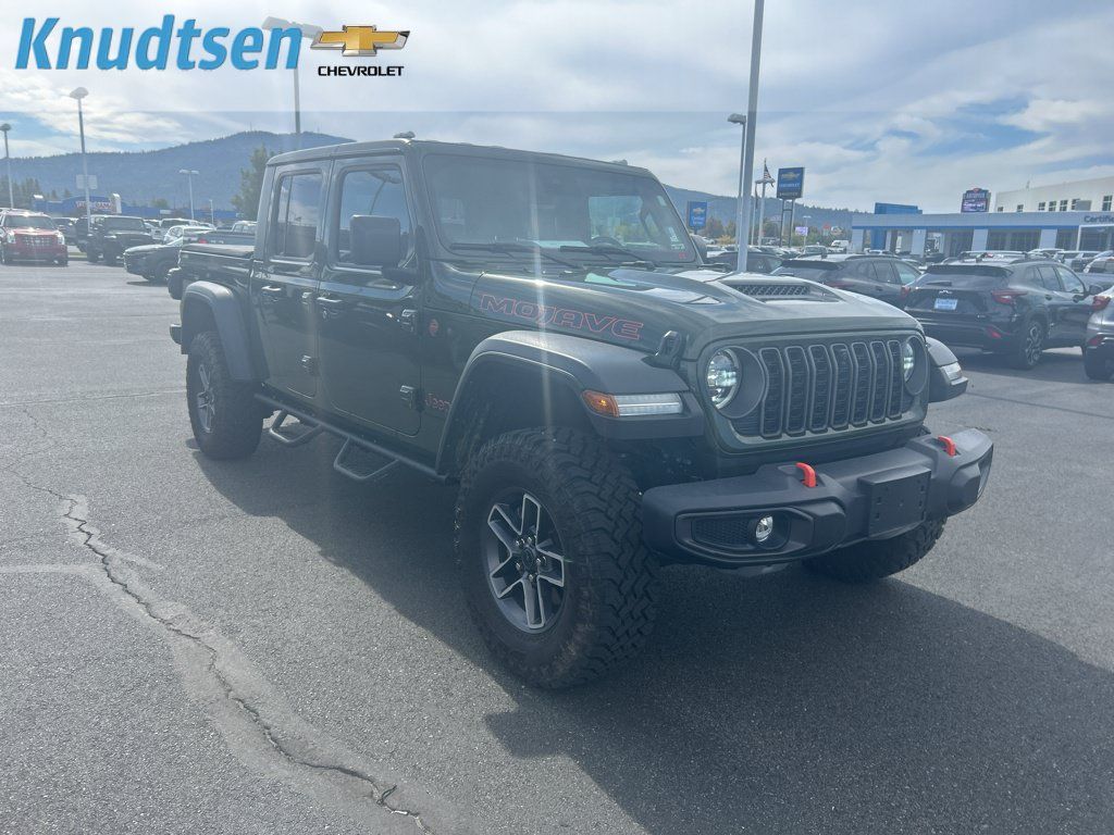 Used 2024 Jeep Gladiator Mojave w/ Technology Group AWD/4WD image 1