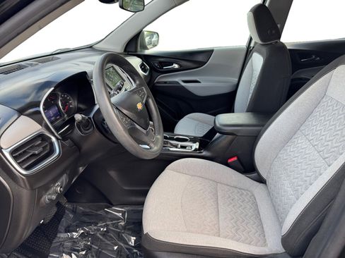 Used 2022 Chevrolet Equinox LS w/ LS Convenience Package image 9