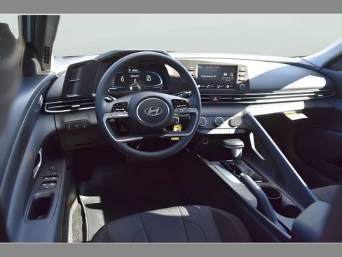 New 2026 Hyundai Elantra SE FWD image 9