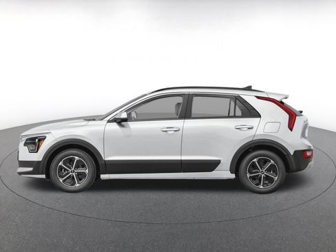Used 2026 Kia Niro LX FWD image 3
