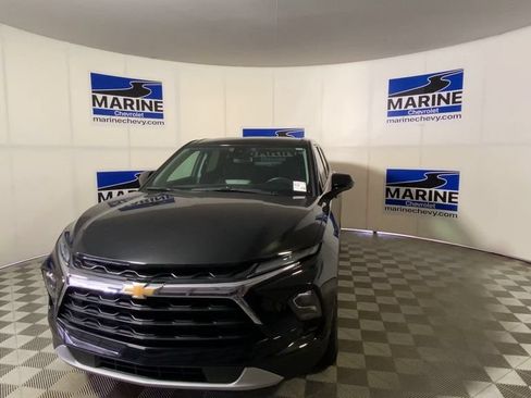 Used 2025 Chevrolet Blazer LT FWD image 5