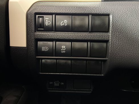 Certified 2024 Toyota Tacoma TRD Off-Road AWD/4WD image 28