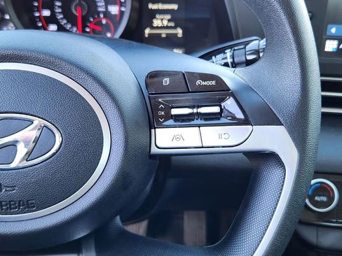 Used 2021 Hyundai Elantra SEL image 17