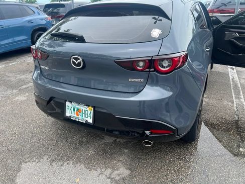 Used 2022 MAZDA MAZDA3 s FWD image 4
