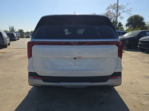 New 2026 Kia Carnival FWD image 7