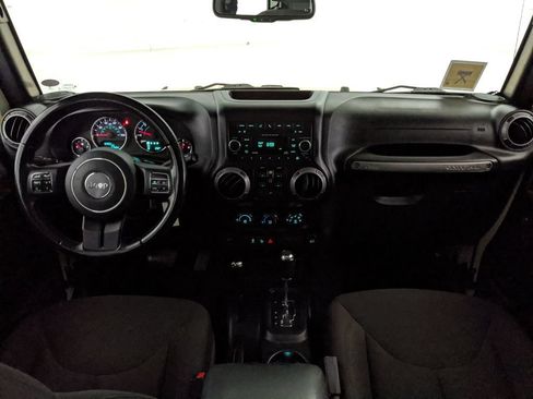 Used 2018 Jeep Wrangler Unlimited Sport S AWD/4WD image 10
