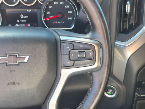 Used 2022 Chevrolet Silverado 1500 LT AWD/4WD image 18