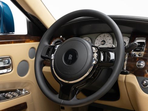 Used 2010 Rolls-Royce Ghost RWD image 10