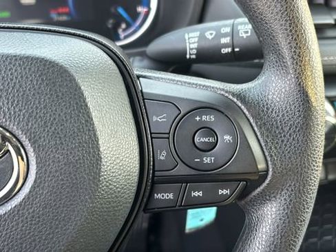 Used 2025 Toyota RAV4 LE image 17