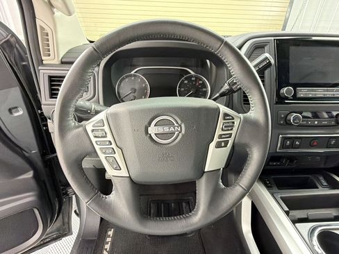 Used 2024 Nissan Titan SV w/ SV Convenience Package RWD image 15