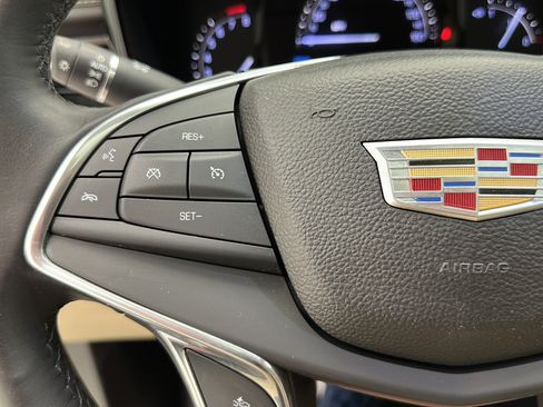 Used 2017 Cadillac XT5 Luxury w/ Driver Awareness Package FWD image 19