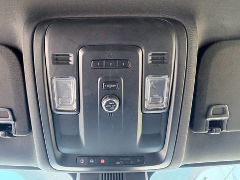 Used 2024 GMC Yukon SLT image 15