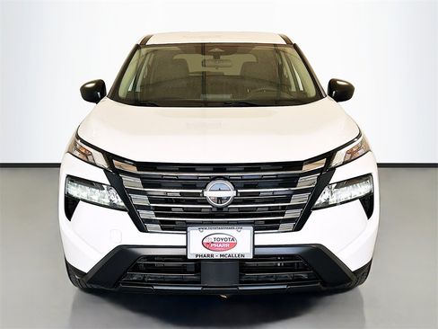 Used 2024 Nissan Rogue S image 2