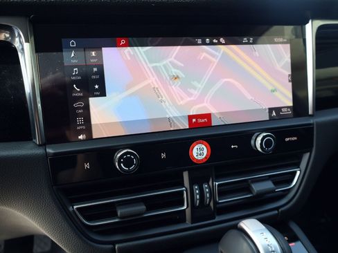 New 2026 Porsche Macan AWD/4WD image 18