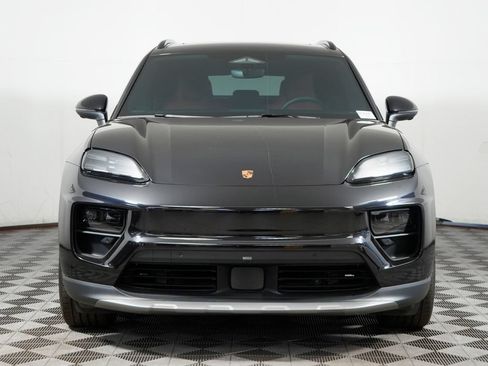 Certified 2025 Porsche Macan 4S Electric AWD/4WD image 10