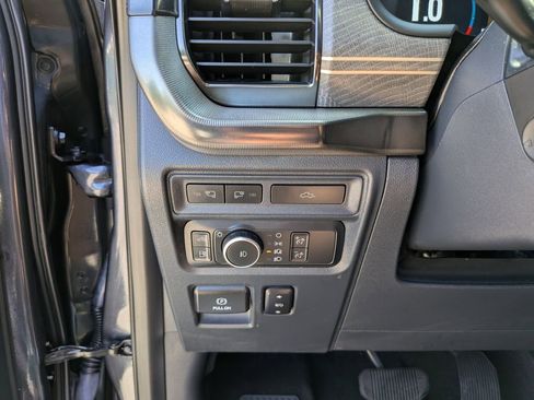 Used 2022 Ford F150 Platinum w/ Equipment Group 701A High image 32