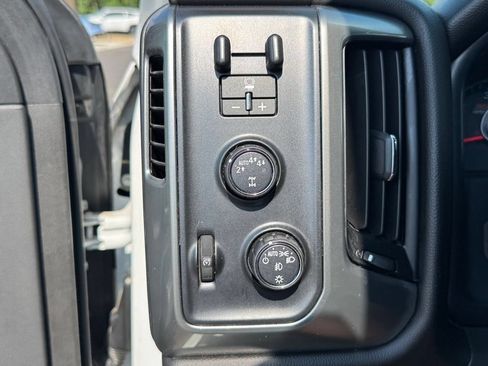 Used 2018 Chevrolet Silverado 1500 LT w/ All Star Edition AWD/4WD image 17