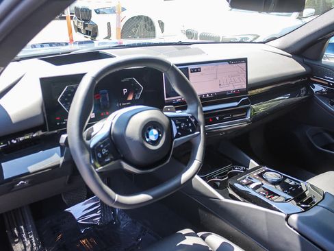 Used 2026 BMW 530i RWD image 17