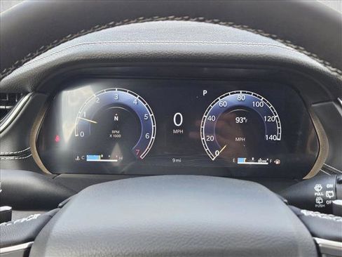 New 2025 Jeep Grand Cherokee Limited w/ Black Appearance Package image 10