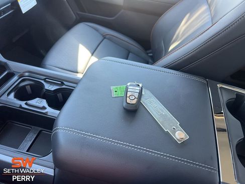 New 2026 Ford F250 Lariat w/ Black Appearance Package image 25