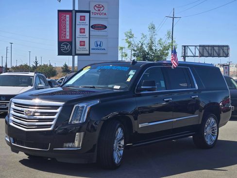 Used 2020 Cadillac Escalade ESV Platinum AWD/4WD image 3