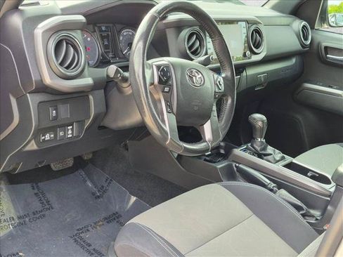 Used 2022 Toyota Tacoma TRD Sport w/ Technology Package RWD image 9