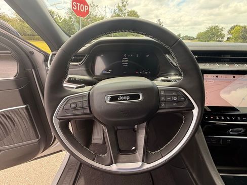 New 2026 Jeep Grand Cherokee Limited RWD image 21