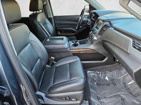 Used 2020 Chevrolet Suburban LT image 22