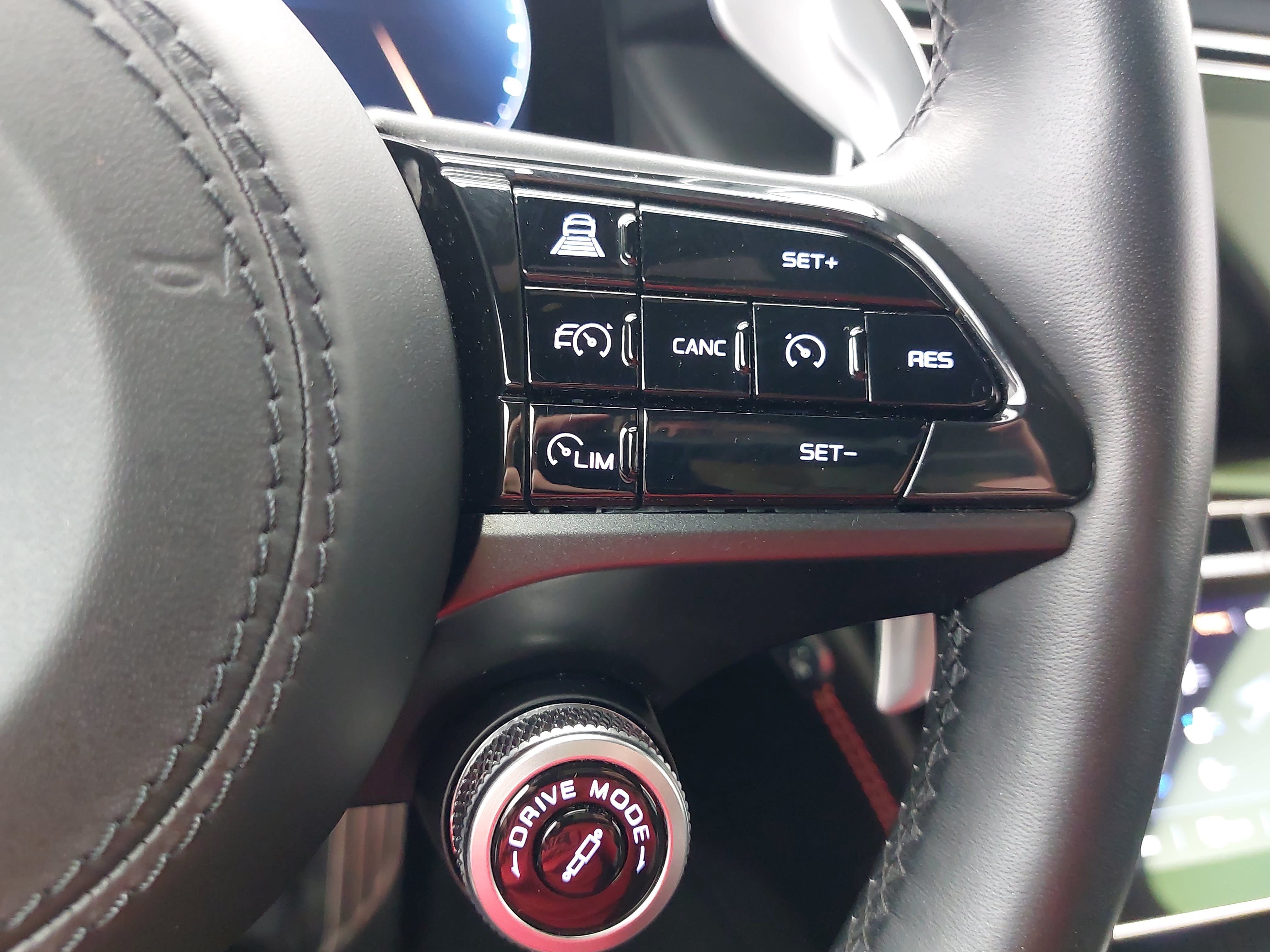 Used 2023 Maserati Grecale Trofeo AWD/4WD image 20