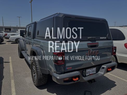 Used 2025 Jeep Gladiator Mojave AWD/4WD image 3