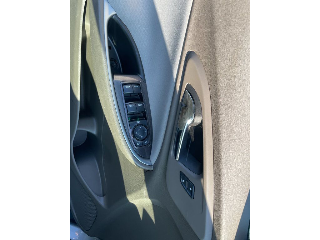 Certified 2025 Chevrolet Malibu LT FWD image 14