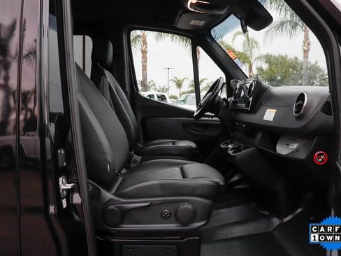 Used 2020 Mercedes-Benz Sprinter 2500 image 34
