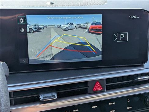 Used 2025 Kia Sorento LX FWD image 12