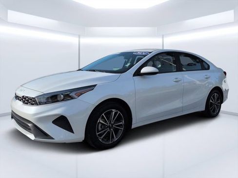 Used 2024 Kia Forte LXS FWD image 7