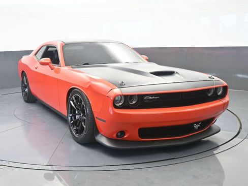 Used 2018 Dodge Challenger T/A RWD image 9