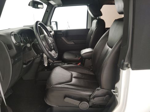 Used 2013 Jeep Wrangler Moab image 5