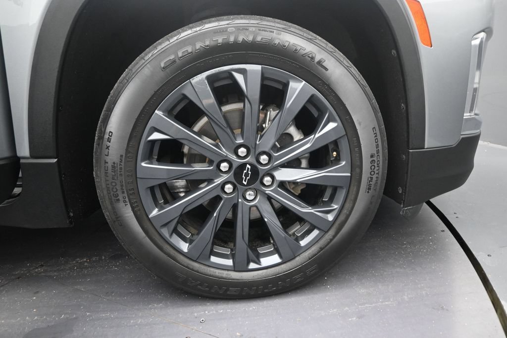 Used 2023 Chevrolet Traverse RS FWD image 16