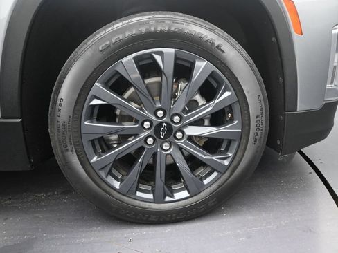 Used 2023 Chevrolet Traverse RS FWD image 16