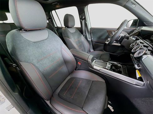 New 2026 Mercedes-Benz GLB 250 4MATIC image 31