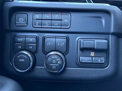 Used 2026 Chevrolet Suburban RST w/ Comfort Package image 41