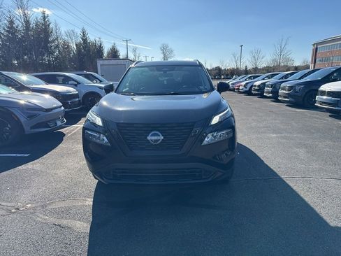Used 2023 Nissan Rogue SV w/ SV Premium B Package image 2
