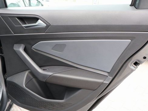 Used 2025 Volkswagen Jetta SE image 18