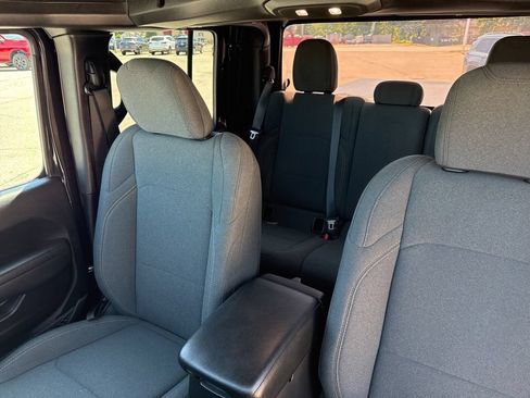 Used 2024 Jeep Gladiator Sport AWD/4WD image 45