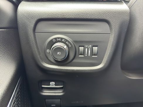 Certified 2022 Jeep Grand Cherokee Overland w/ Adv Protech Group III image 23