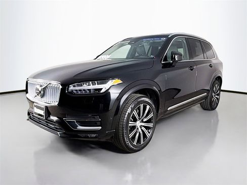 Certified 2025 Volvo XC90 B6 Plus image 3
