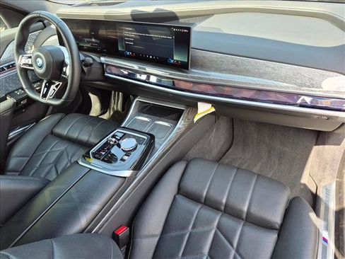 Certified 2024 BMW i7 eDrive50 w/ M Sport Package RWD image 24
