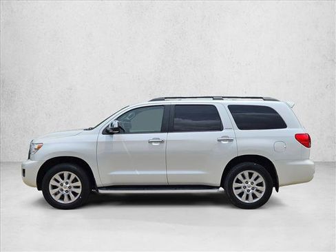 Used 2017 Toyota Sequoia Platinum AWD/4WD image 9
