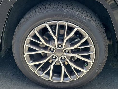 Used 2024 Jeep Grand Cherokee L Summit image 4