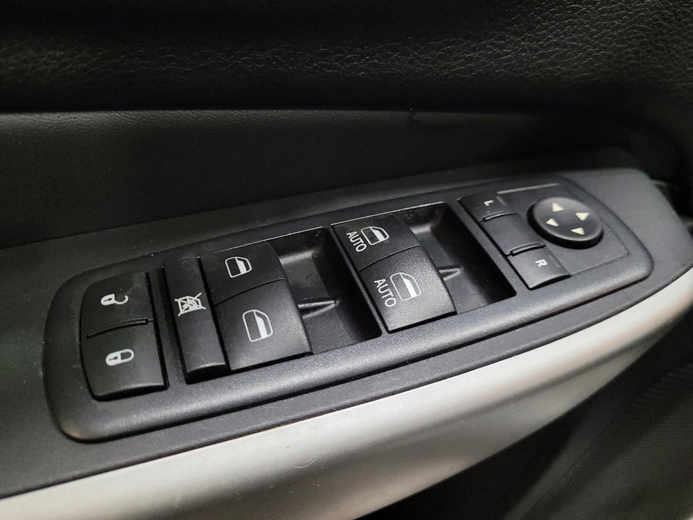 Used 2017 Jeep Cherokee Overland AWD/4WD image 27